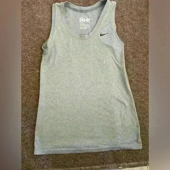 Nike tank top - Picture 1 of 3